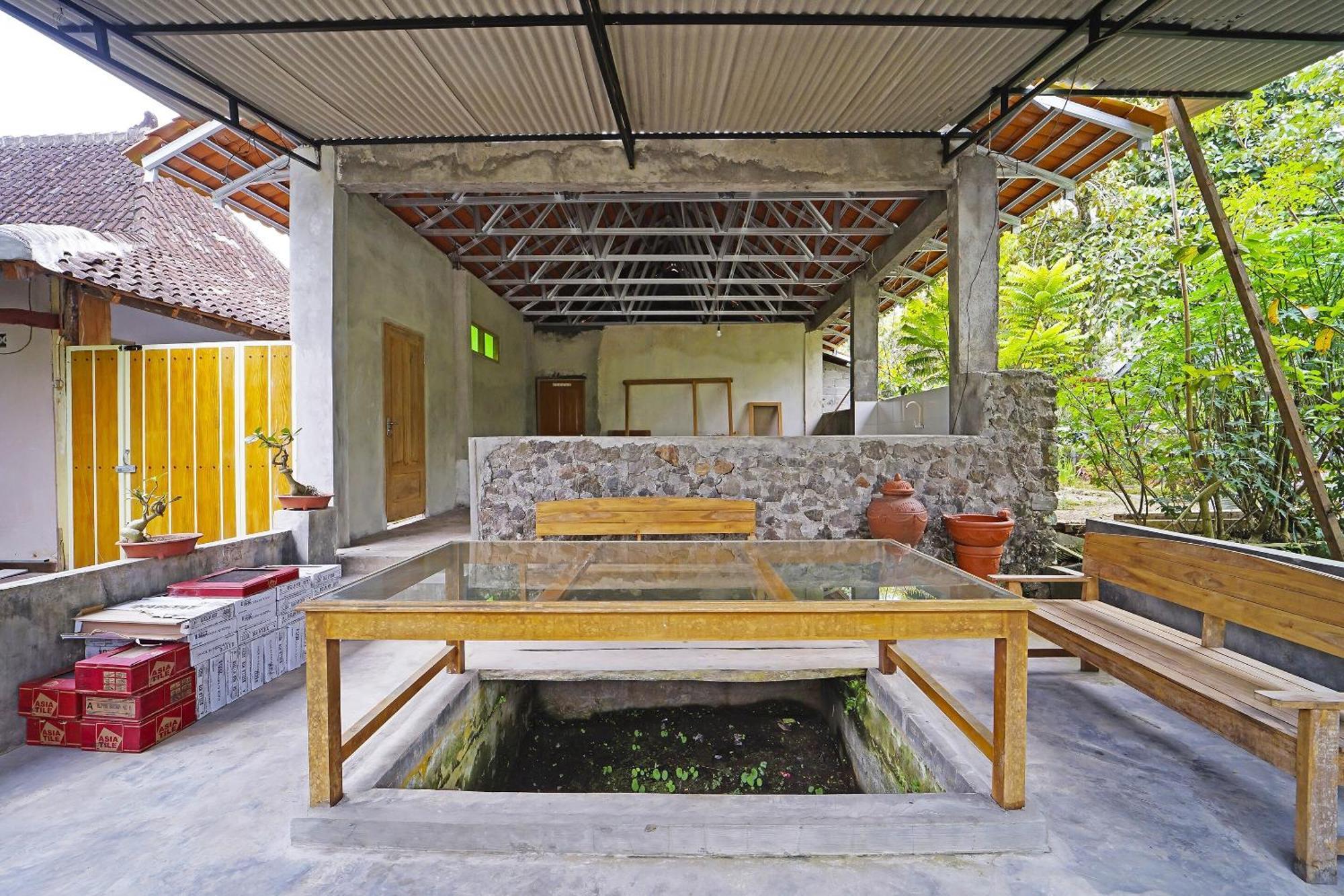 Spot On 91085 Griya Estu Wening Hotel Sleman  Buitenkant foto